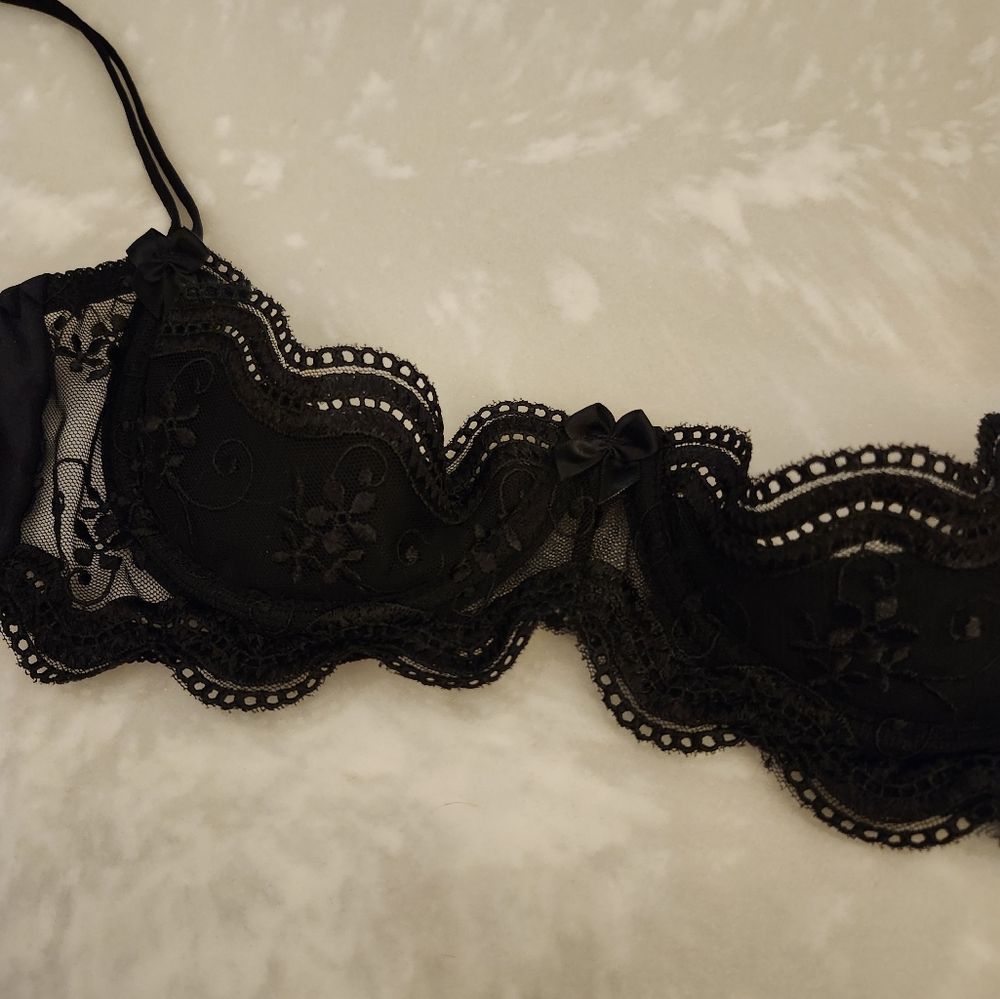 Cupless bra